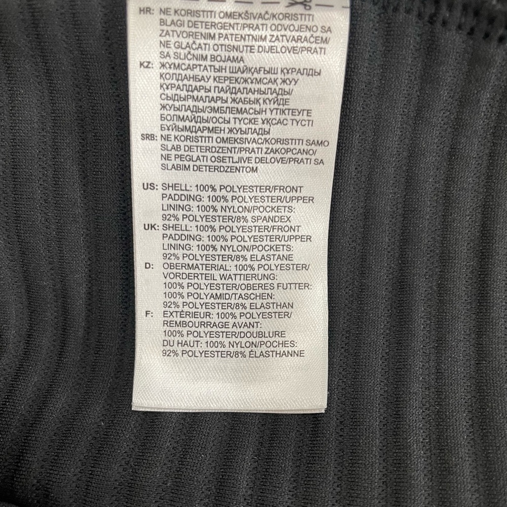 Black‎ Reebok Jacket - Picture 4 of 4